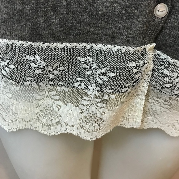 Jones New York Cashmere Cardigan With Vintage lace Trim at cuffs and hem - Picture 4 of 8